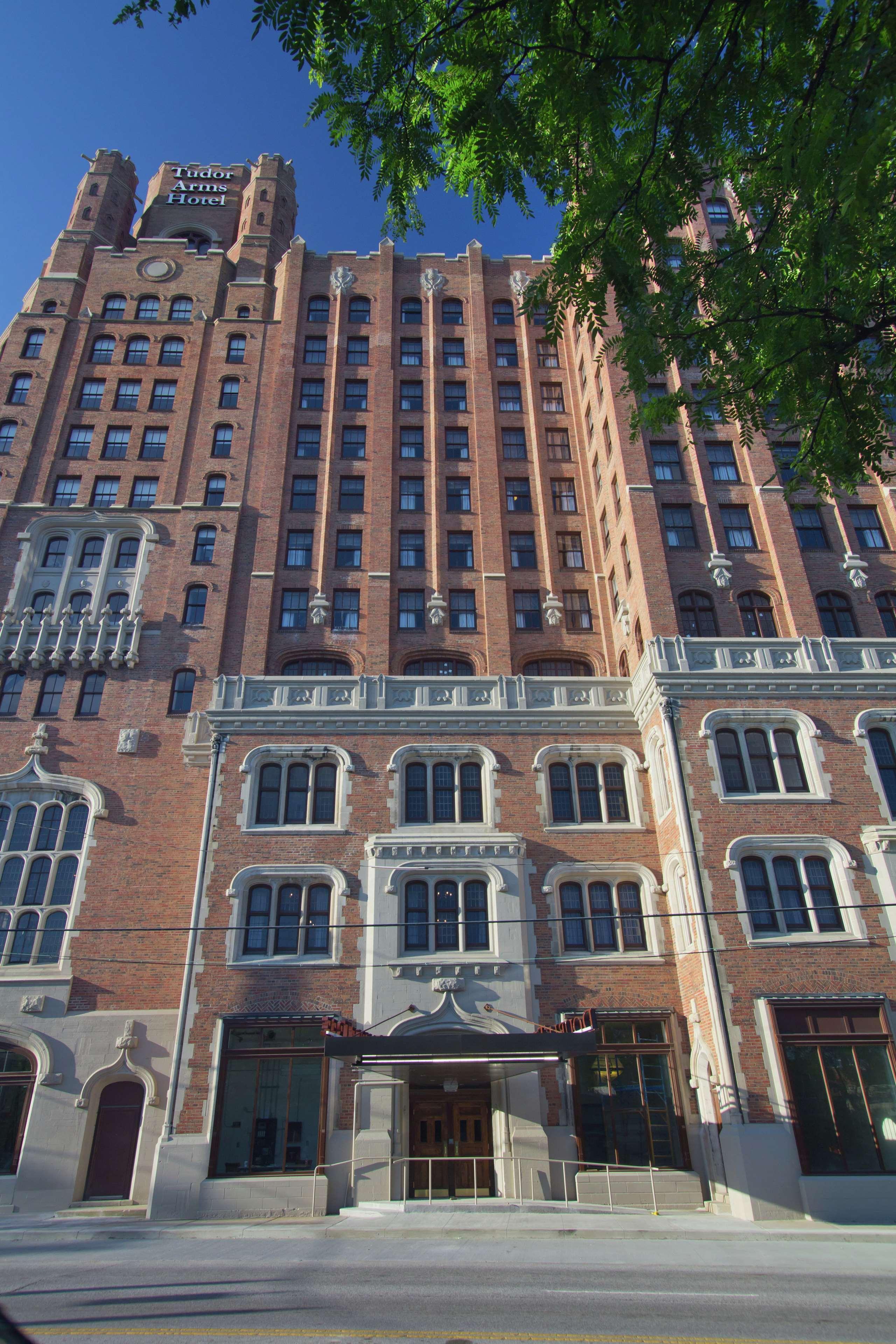 The Tudor Arms Hotel Cleveland - A Doubletree By Hilton Exterior foto