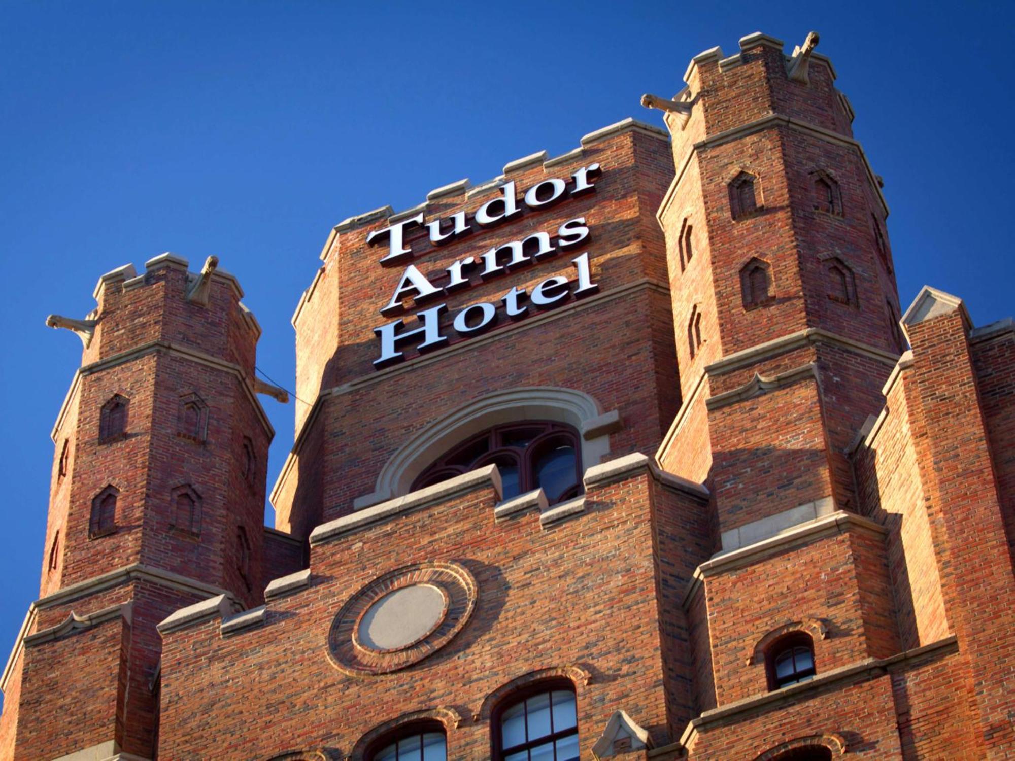 The Tudor Arms Hotel Cleveland - A Doubletree By Hilton Exterior foto